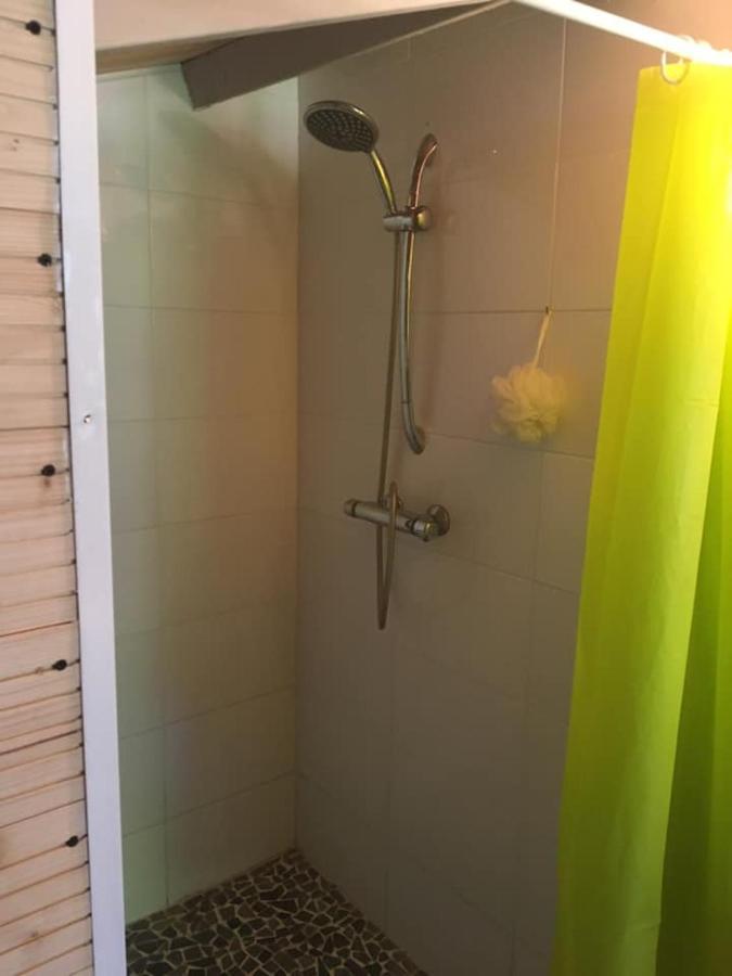 Le Chalet De La Grenouille Verte Tursac Ngoại thất bức ảnh